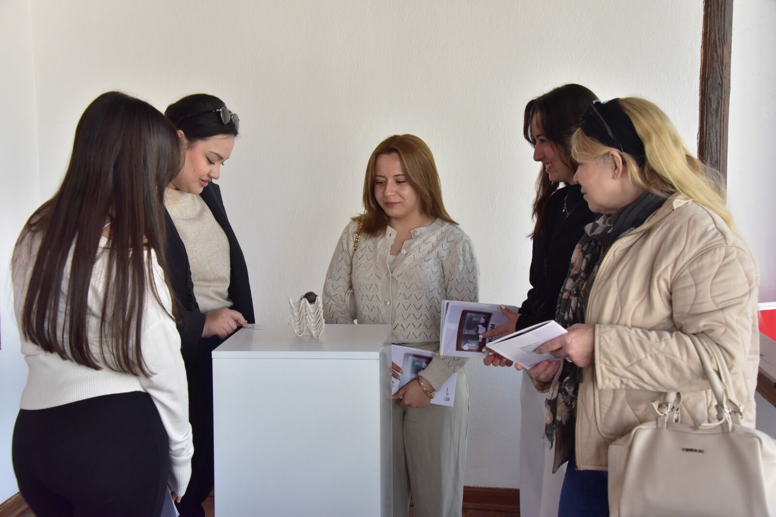 Akrom Sergisi Mskü’de Sanatseverlerle Buluştu (3)