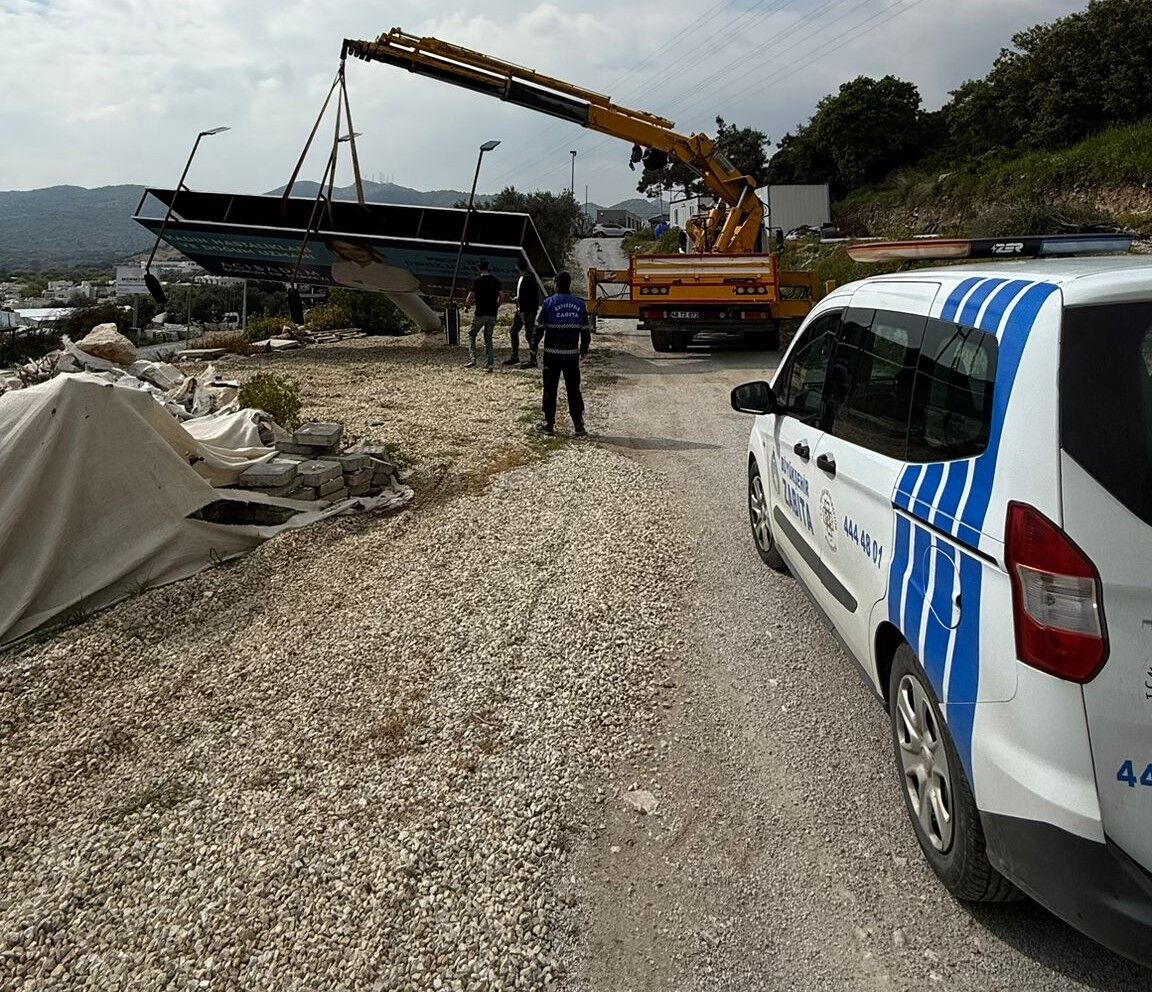 Muğla’da İzinsiz Reklamlara Müdahale Başladı (2)