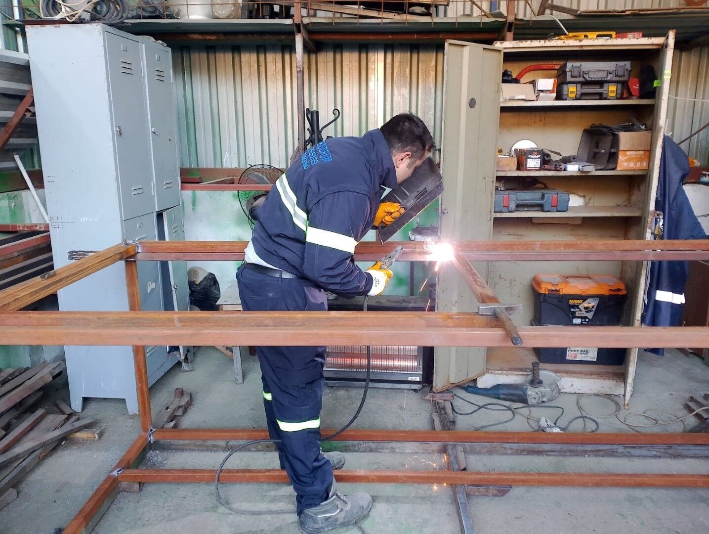 Bodrum Belediyesi Belediyeden Konteyner Yenileme Çalışmalari (7)