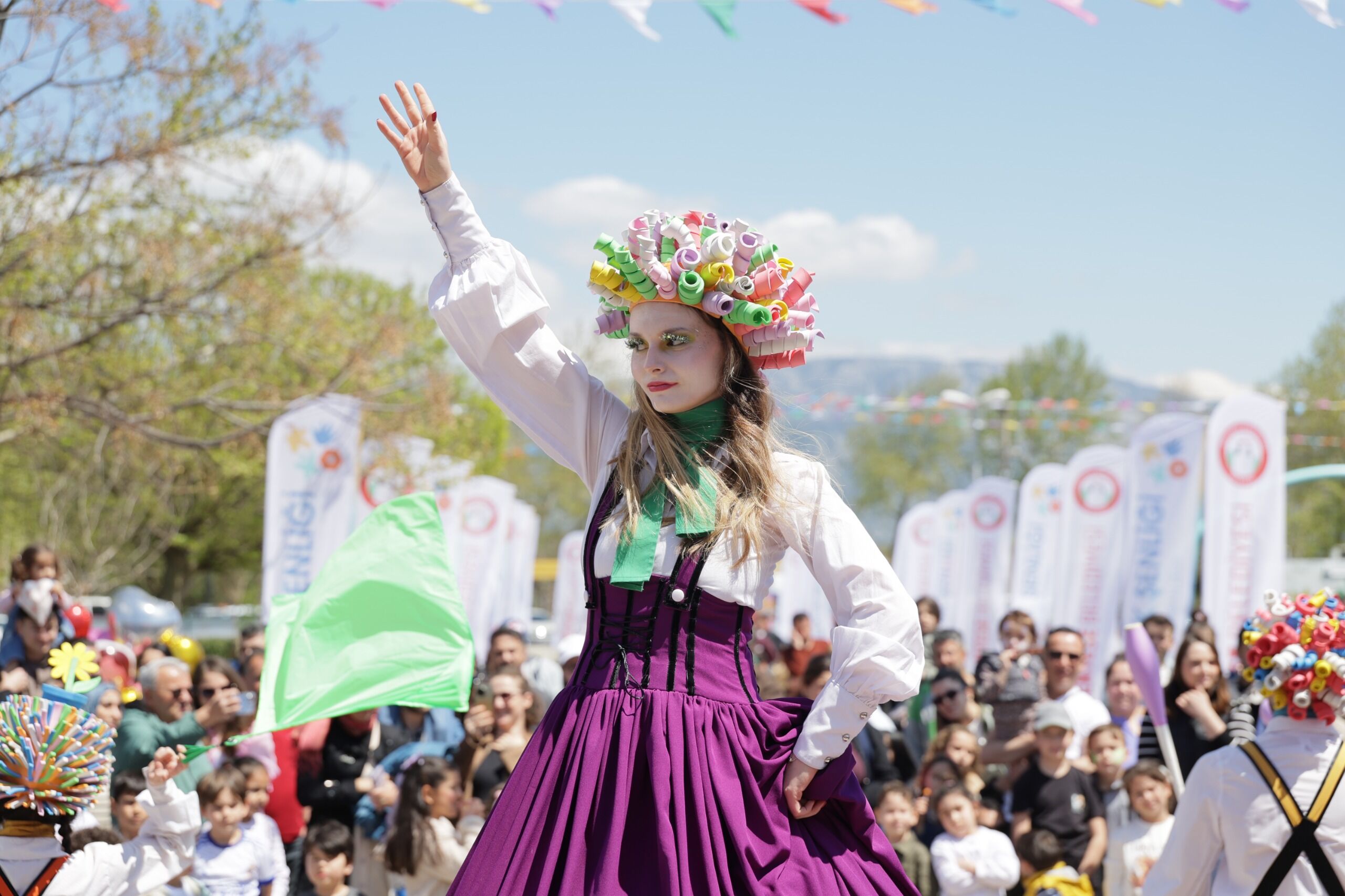 23 Nisan gala gecesi kapalı salona alındı
