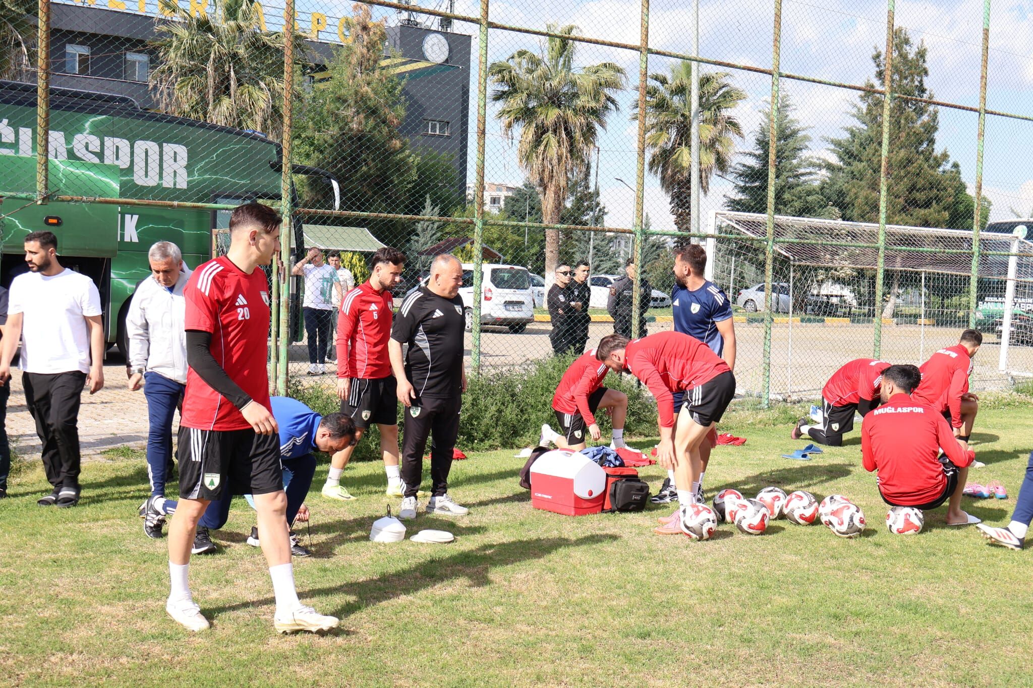 Muğlaspor Şanlıurfa’da Play Off Öncesi Hazırlıklar Tamam (2)