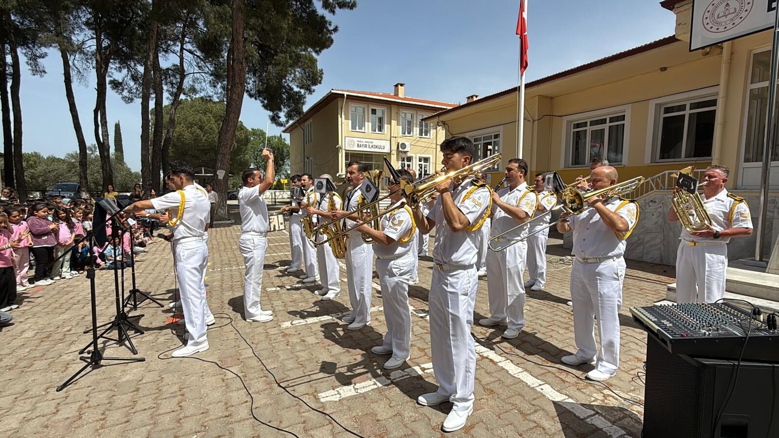 Muğla’da Minik Eller İlk Mektuplarını Mehmetçiğe Yazdı (3)