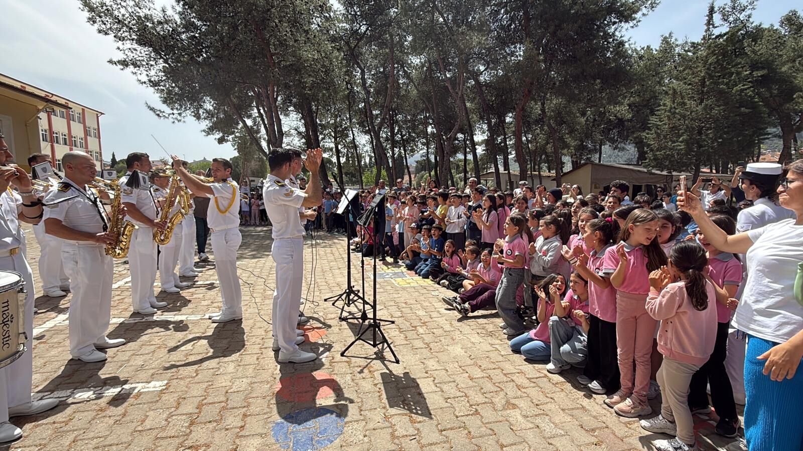 Muğla’da Minik Eller İlk Mektuplarını Mehmetçiğe Yazdı (6)