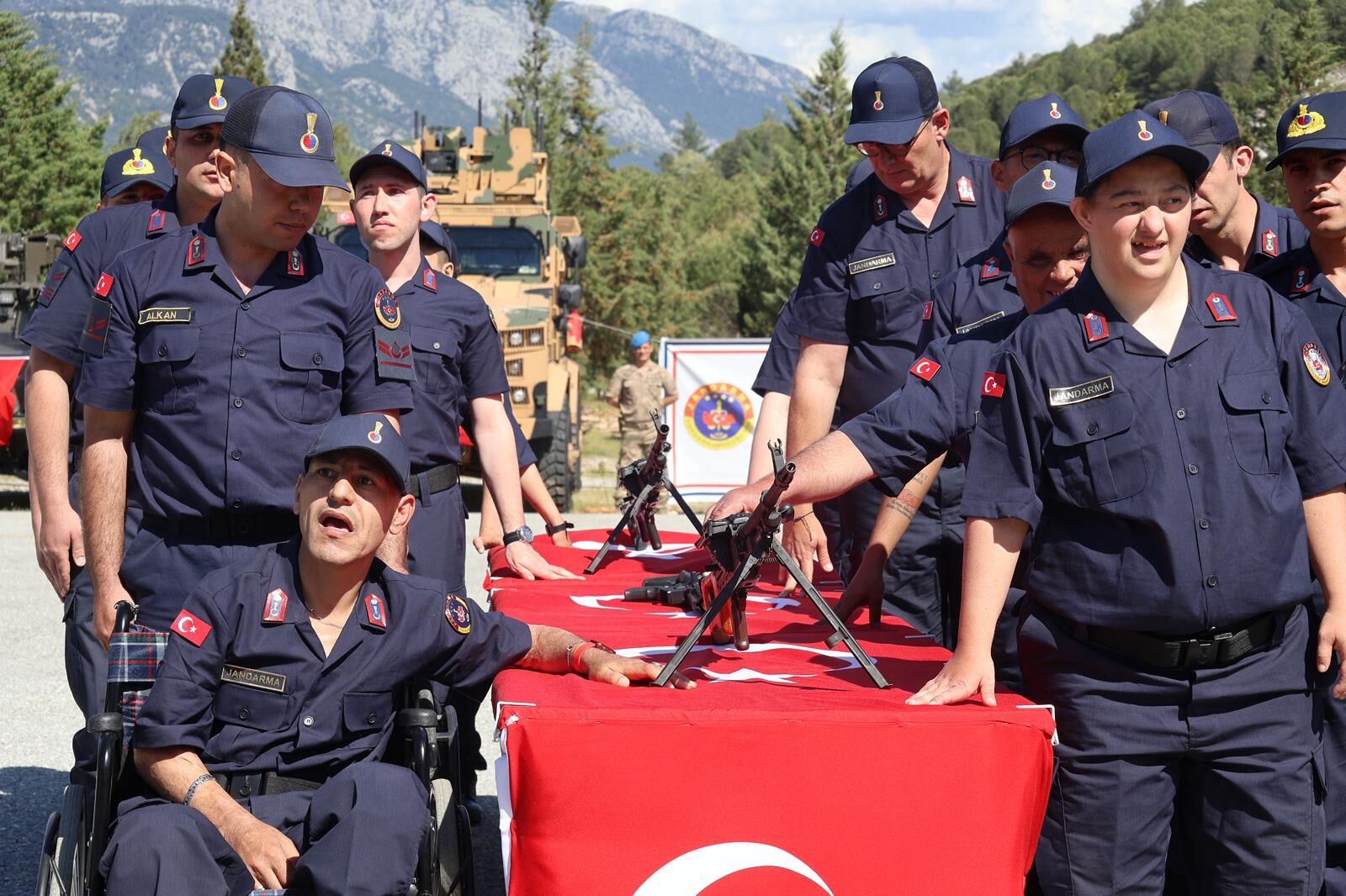 Muğla’da 29 engelli bir günlüğüne asker oldu