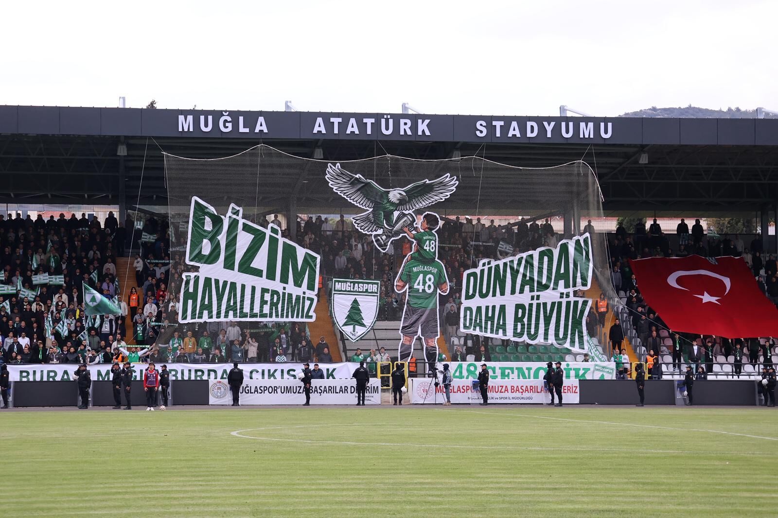Muğlaspor Ilk Yarıyı Mağlup Tamamladı (4)