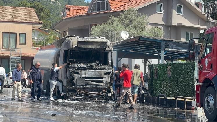 Fethiye’deki Tanker Yangınının Görüntüleri Ortaya Çıktı