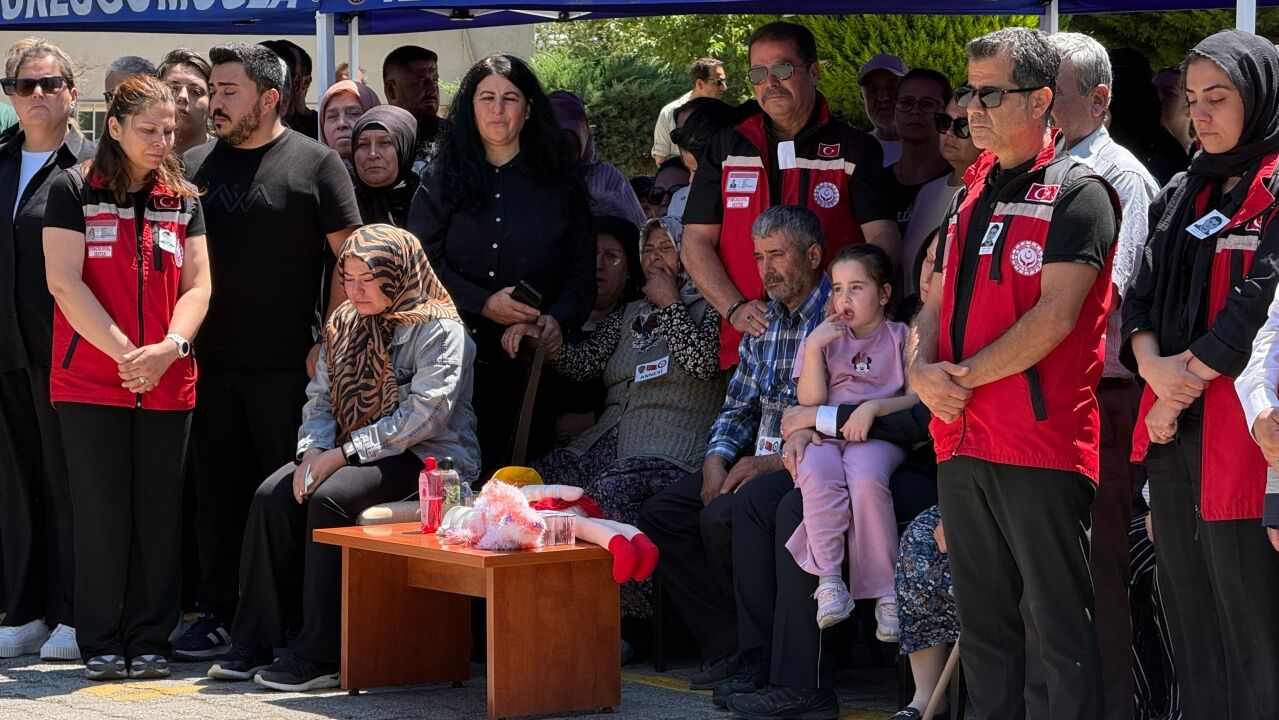Şehit Polis Memuru Tayfun Baş Son Yolculuğuna Uğurlandıimg 5642