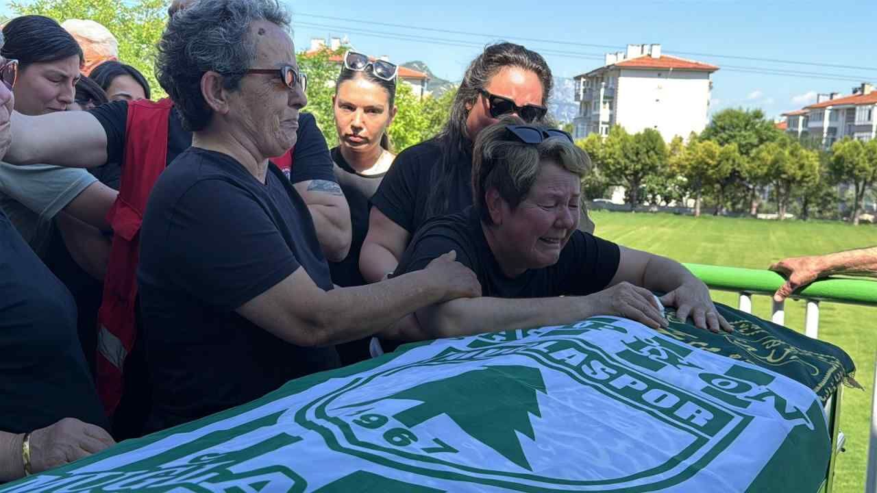 Akın Çavas Son Yolculuğuna Uğurlandı (4)