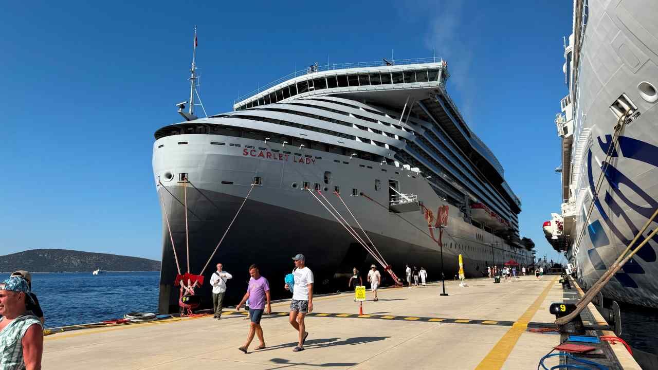 Bodrum’a İki Kruvaziyerle 4 Bin 625 Turist Geldi (2)