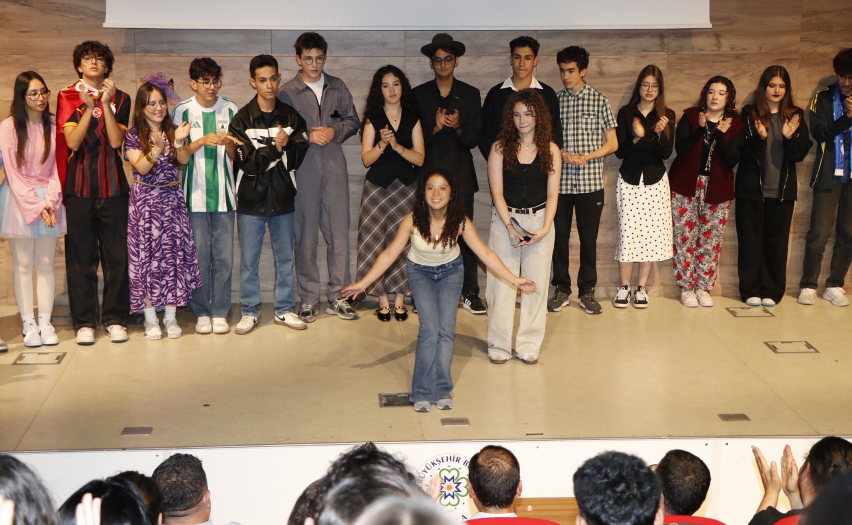 Menteşe Anadolu Lisesi Öğrencilerinden Otobüs Oyunu (4)