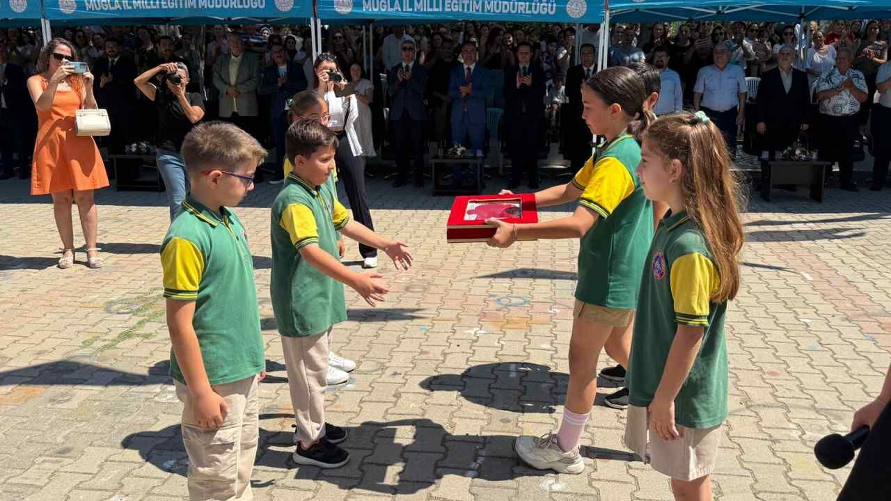 Muğla'da 162 Bin Öğrenci Karne Sevinci Yaşadı (1)-1