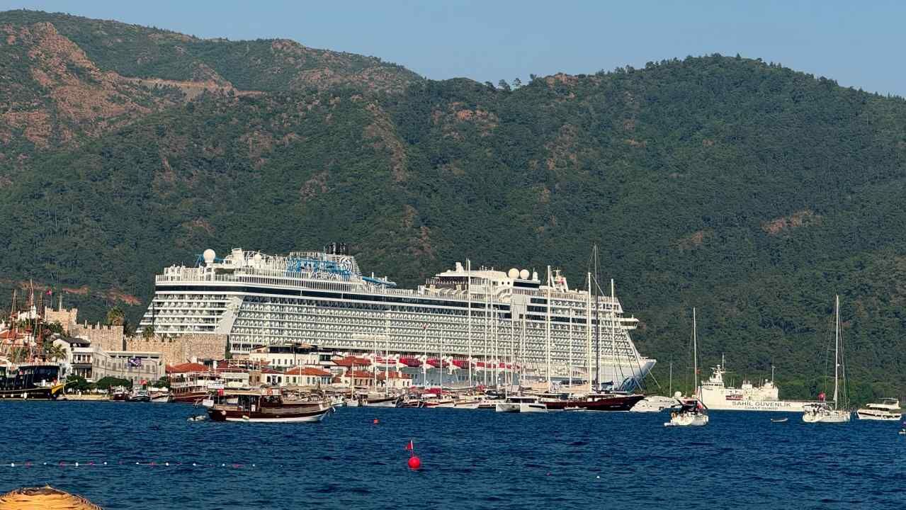 Marmaris’e Üç Dev Kruvaziyerle 12 Bin Ziyaretçi Geliyor (1)