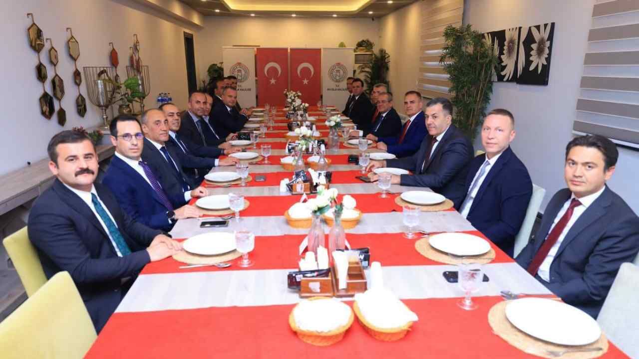 Muğla Valisi Akbıyık Mülki Amirlerle Vedalaştı (3)