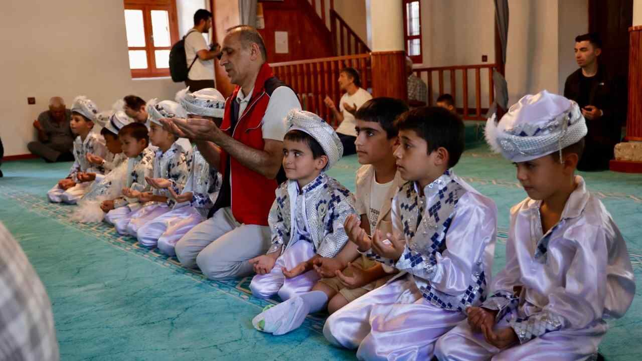 Muğla’da 19 Çocuk Için Sünnet Şöleni Düzenlendi (4)