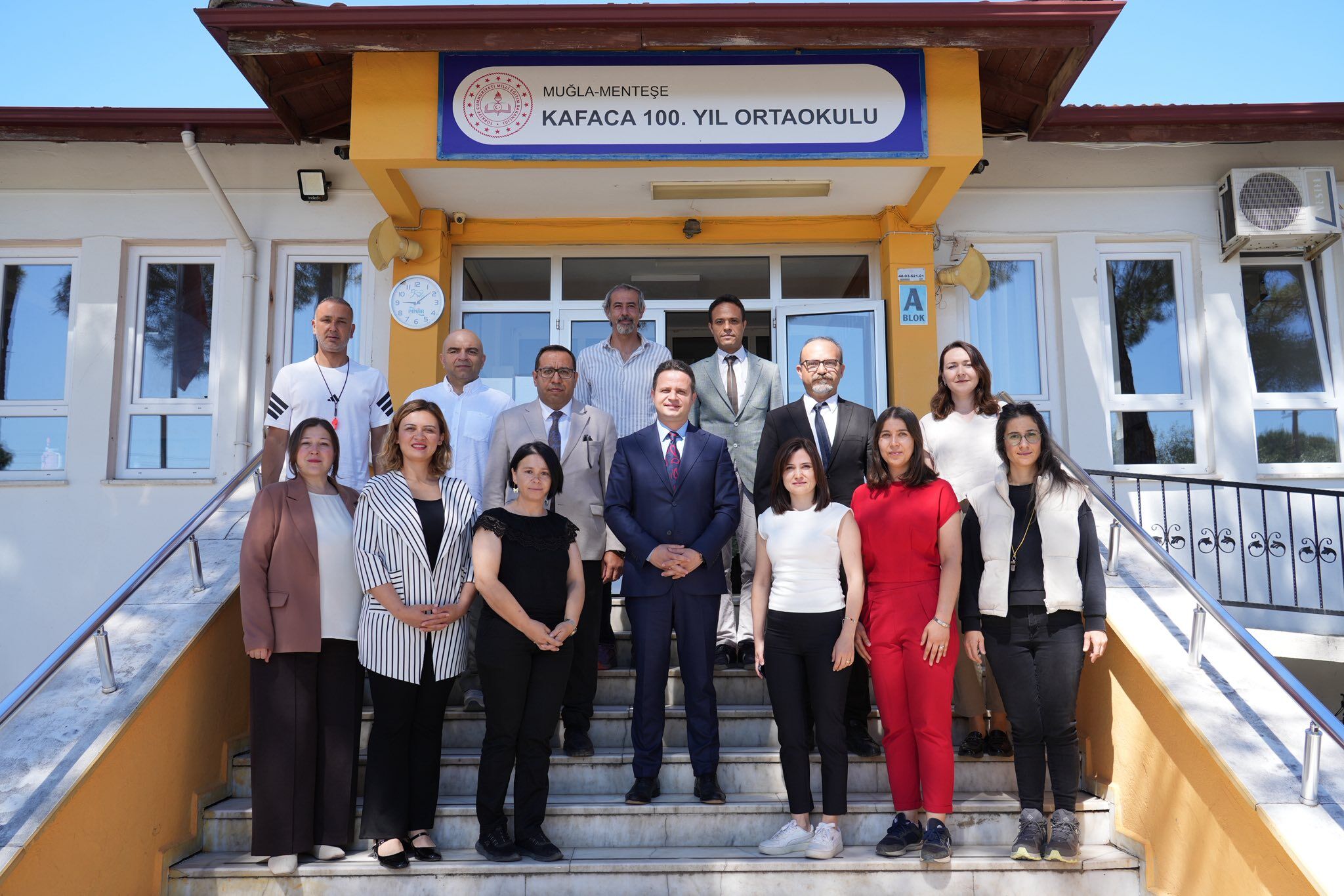 Emre Çay Bayram Sonrası İlk Derste Öğrencilerle Buluştu (4)