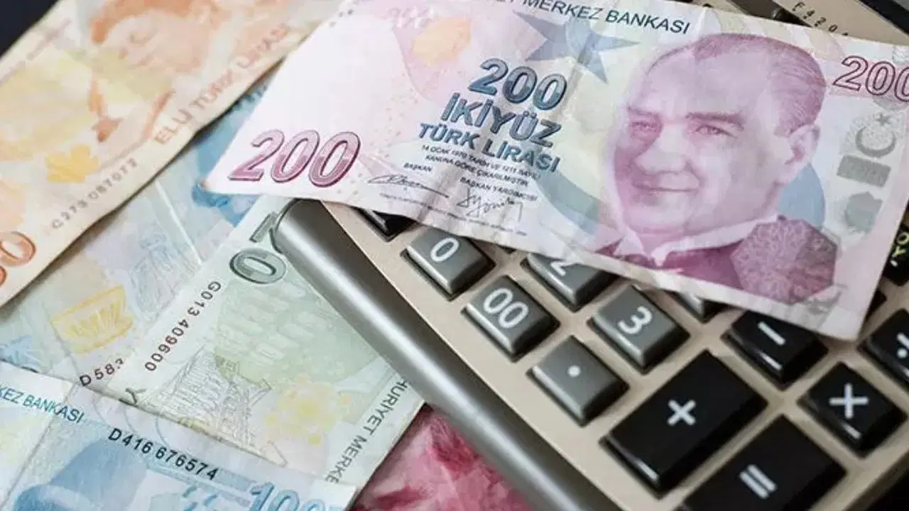 Milyonlarca memur ve emeklinin gözü kulağı o tarihte: Yeni maaş tahminleri netleşti