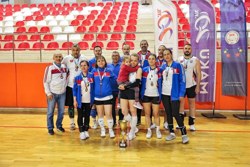 Mskü Personel Voleybol Takımı Türkiye İkincisi Oldu (2)