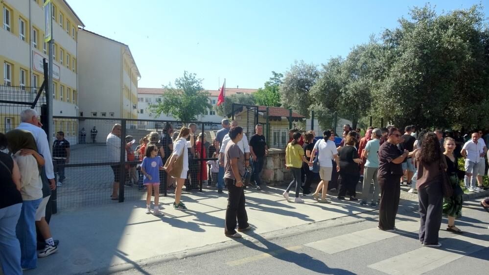 Menteşe’de Lgs Heyecanı Sabah Erken Saatlerde Başladı (2)