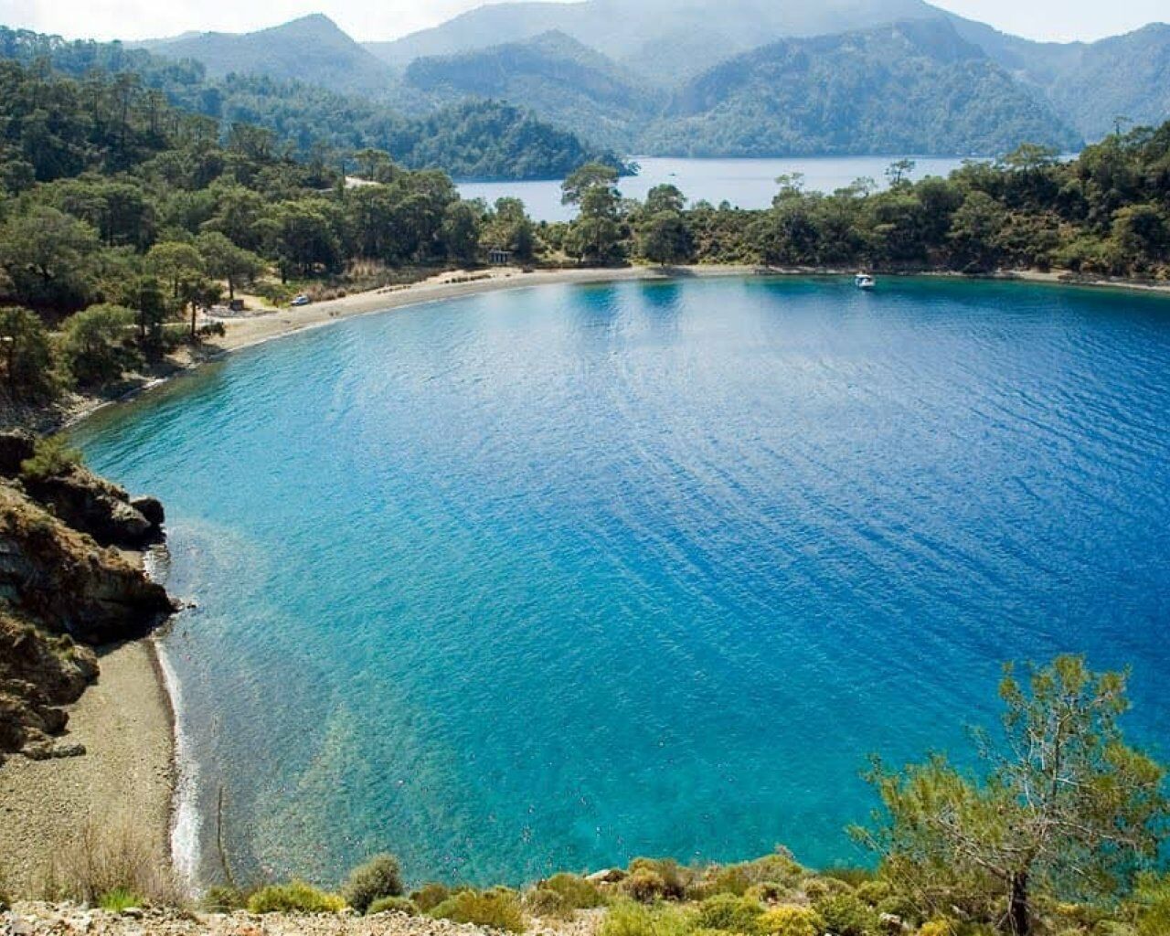 Fethiye’de Görenlerin Hayran Kaldığı Saklı Koy: Boncuklu Koyu