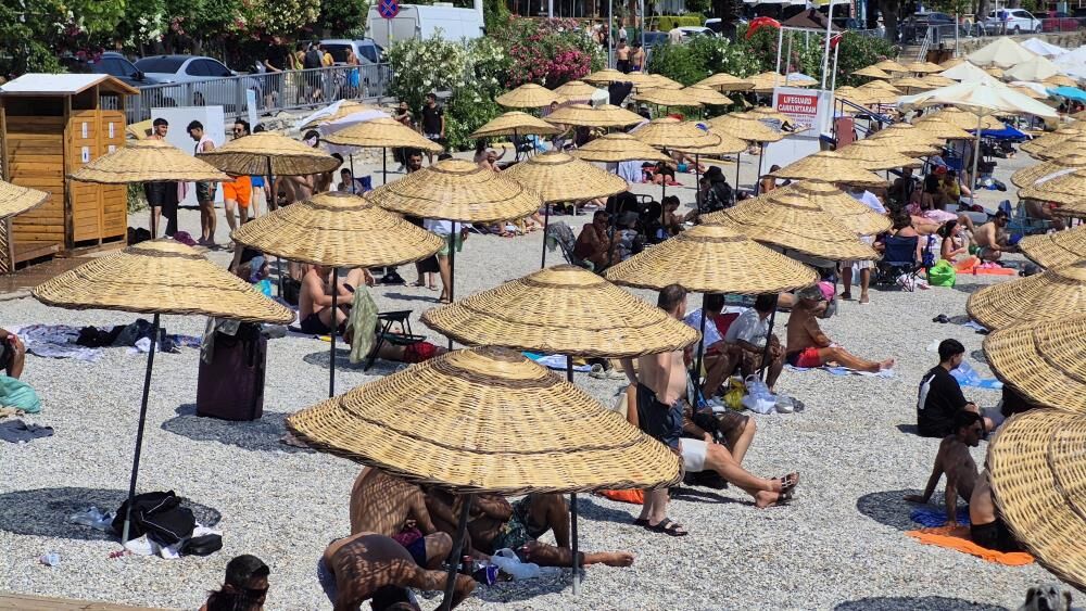 Bodrum’da Yaz Sıcakları Başladı, Sahiller Doldu (1)