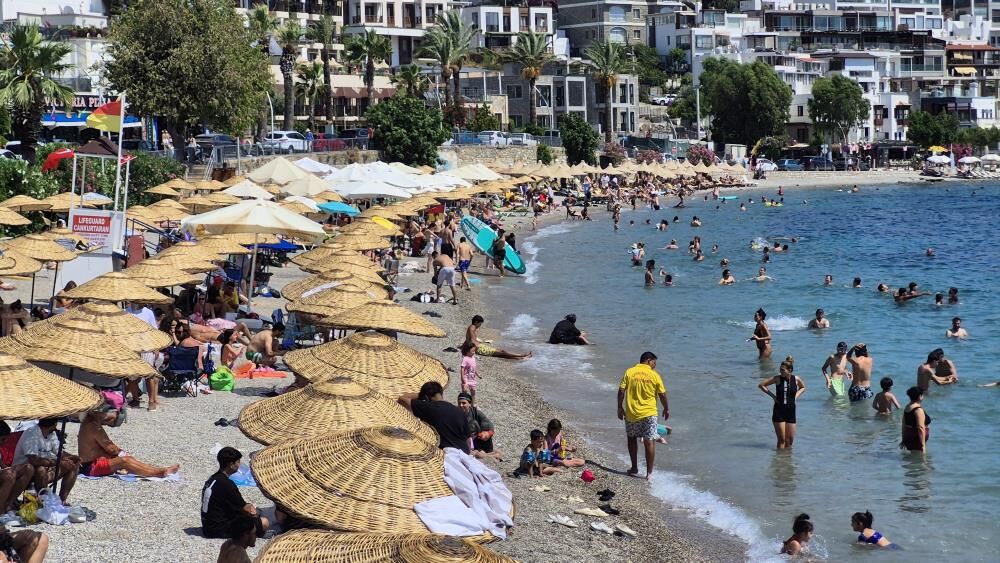 Bodrum’da Yaz Sıcakları Başladı, Sahiller Doldu (3)
