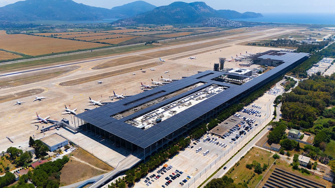 Dalaman Havalimanı Güneş Enerjisinde Dünya İlki Oldu (1)-1