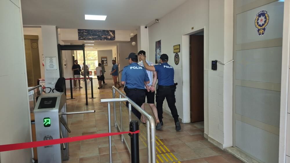 Bodrum’da “Dur” İhtarına Uymayan Ehliyetsiz Sürücü Yakalandı (2)
