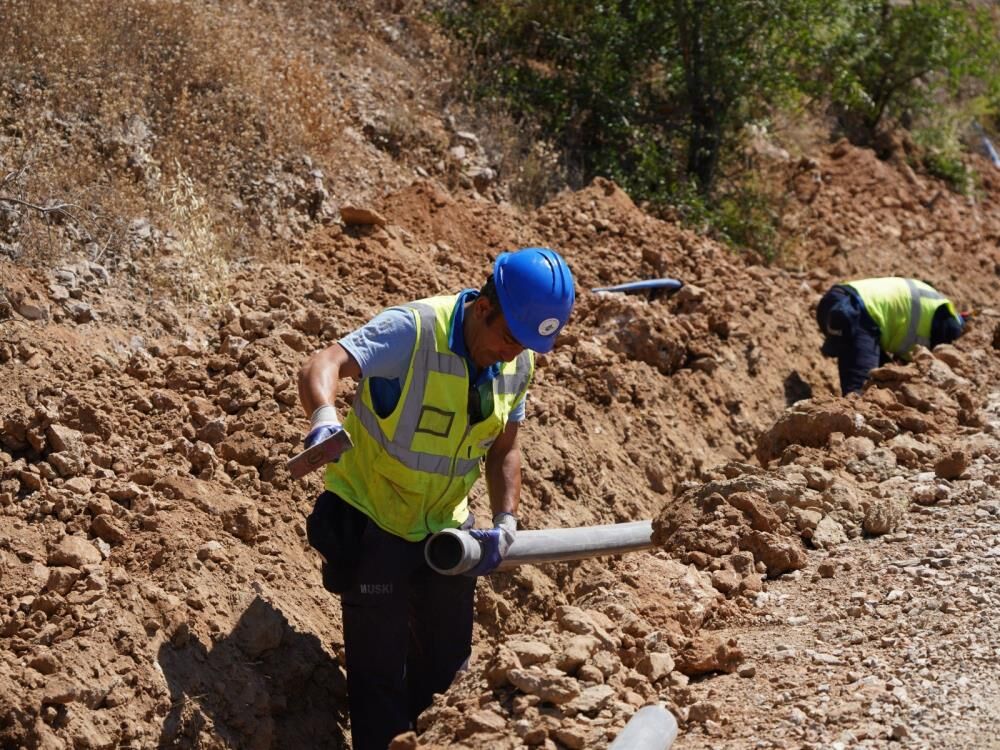 Zeytinköy’de İçme Suyu Hatları Yenileniyor (2)