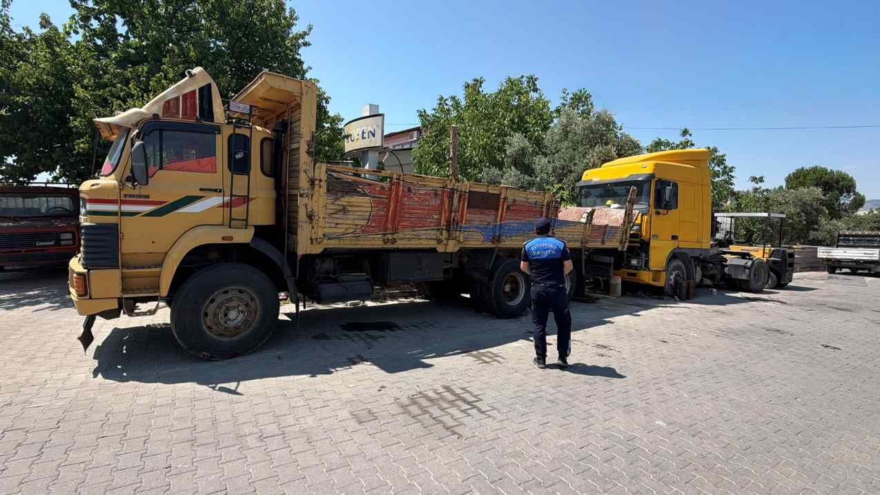 Yatağan’da Hurda Araçlar Kaldırıldı (2)