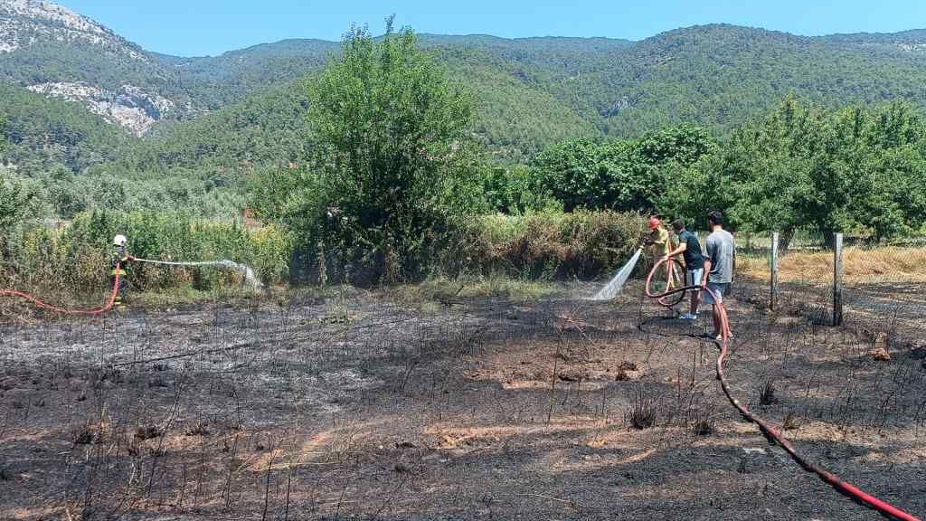 Menteşe’de Arazi Yangını Kontrol Altına Alındı (2)