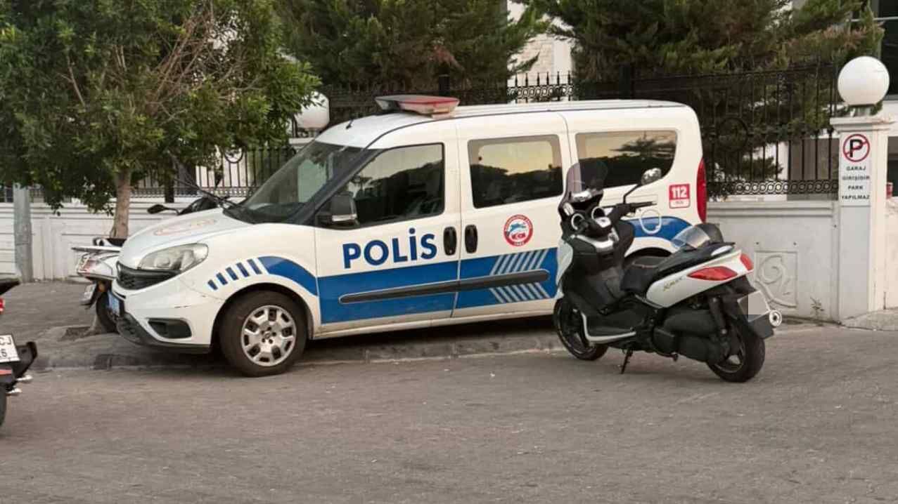 Marmaris’te Polis Aracına “Hatalı Park” Uyarısı (2)