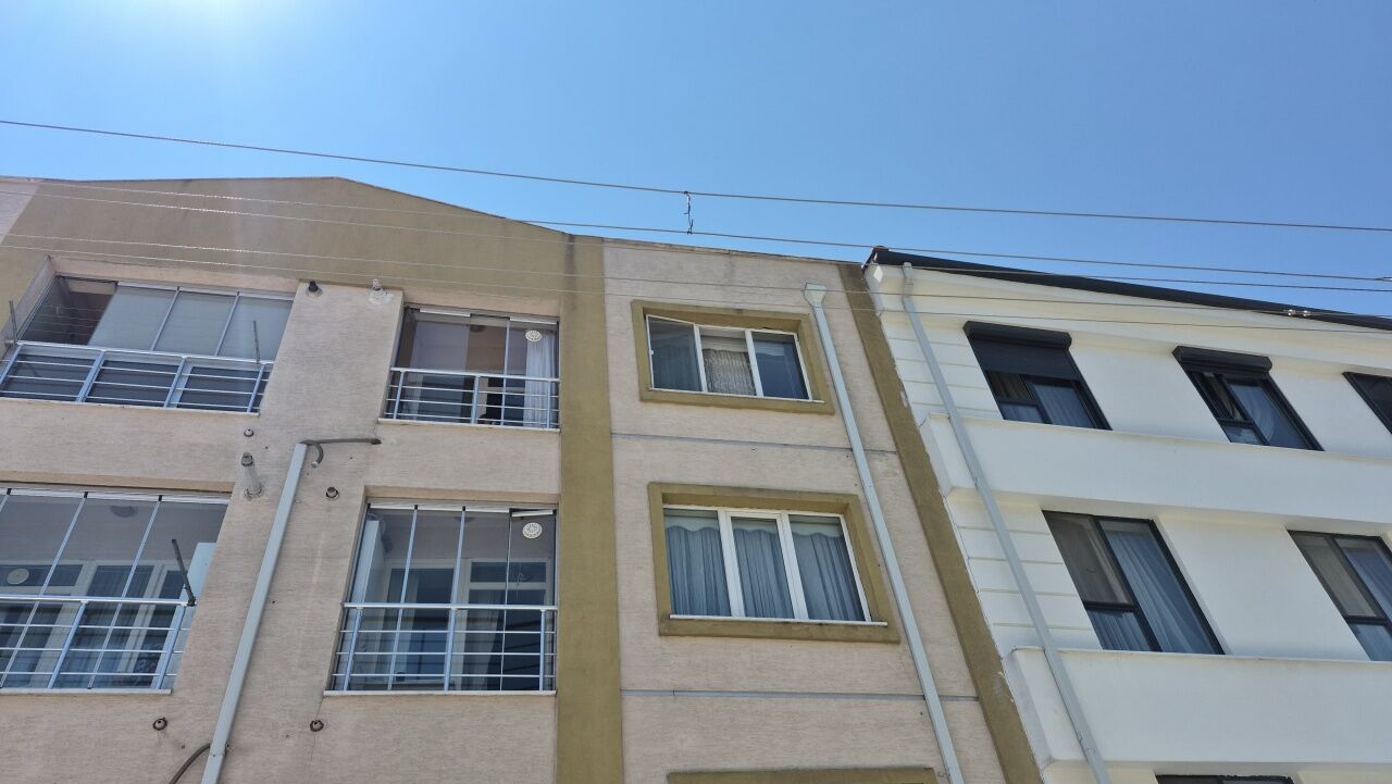 3 Yaşındaki Çocuk Pencereden Düştü, Durumu Ağır2