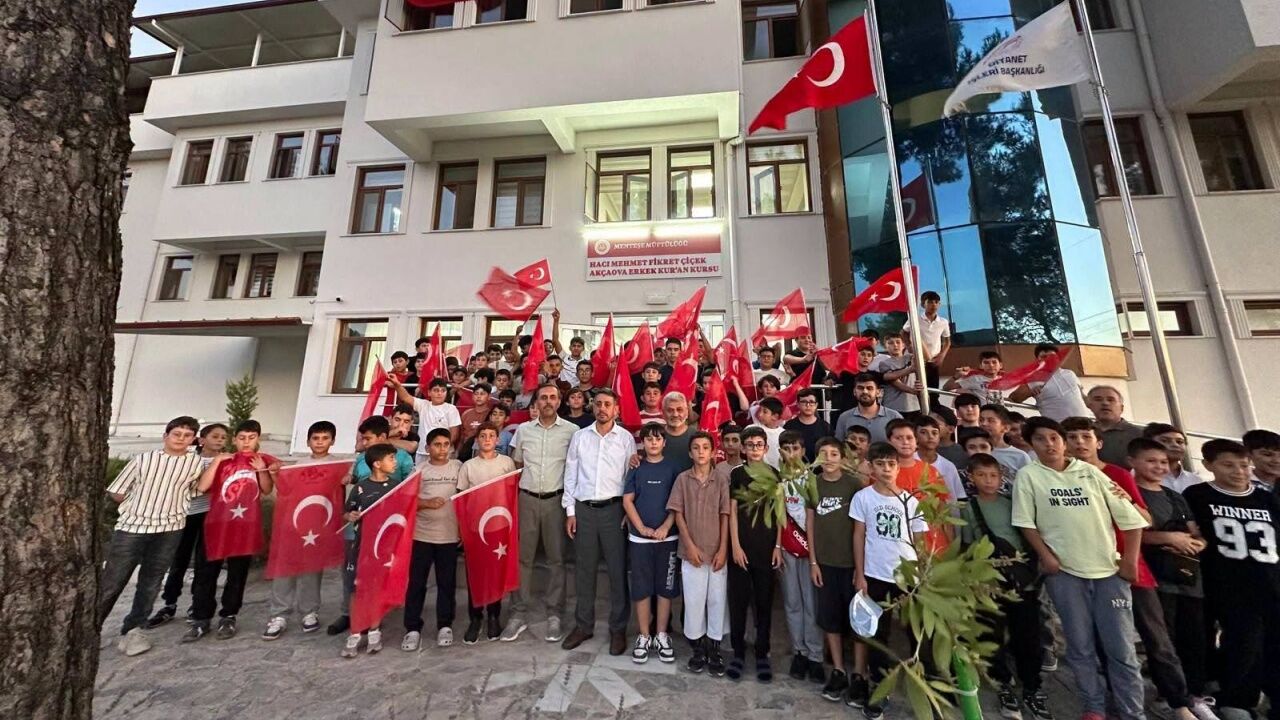 Genç Yıldızlar’dan Gazze’ye Destek Yürüyüşü2