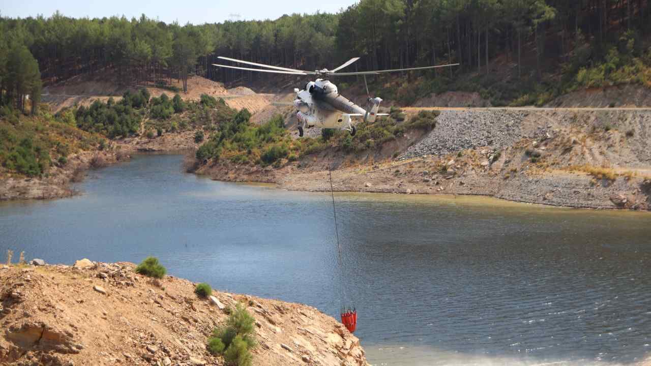 Muğla’da Yangınlara Karşı 23 Hava Aracı Görev Yapacak (3)