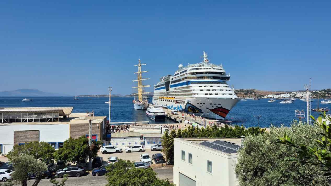 Bodrum’a 3 Kruvaziyerle 2 Bin 761 Turist Akını (4)