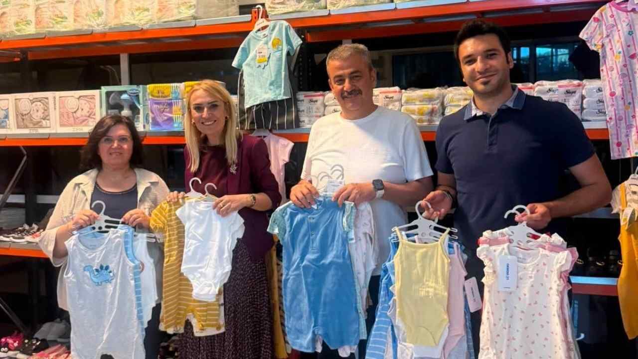 Ak Parti Muğla’dan Minik Eller Mağazasına Destek (3)
