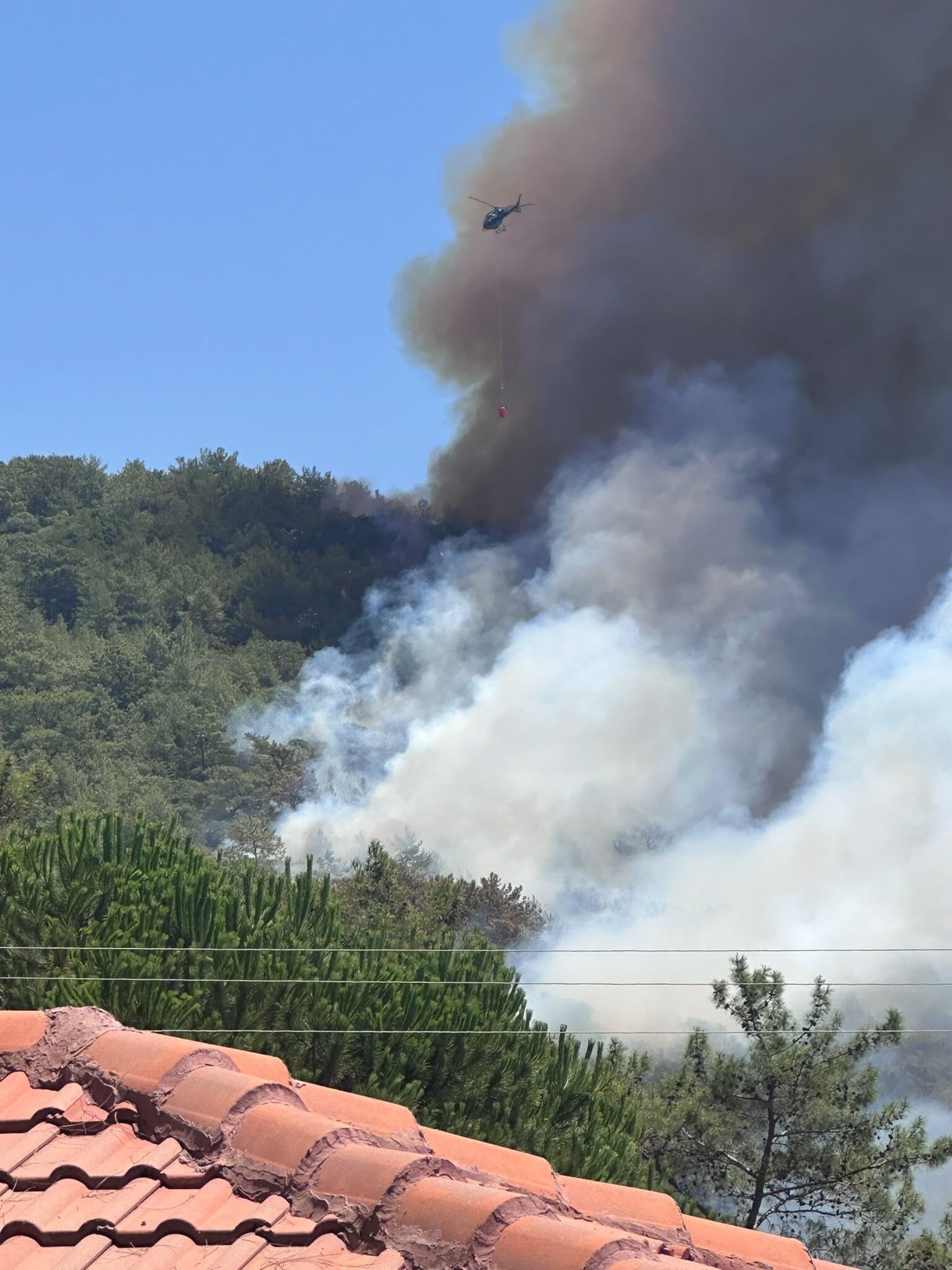 Göcek’te Alevlere Karşı 8 Hava Aracı Ve 130 Personel Seferber Oldu (1)