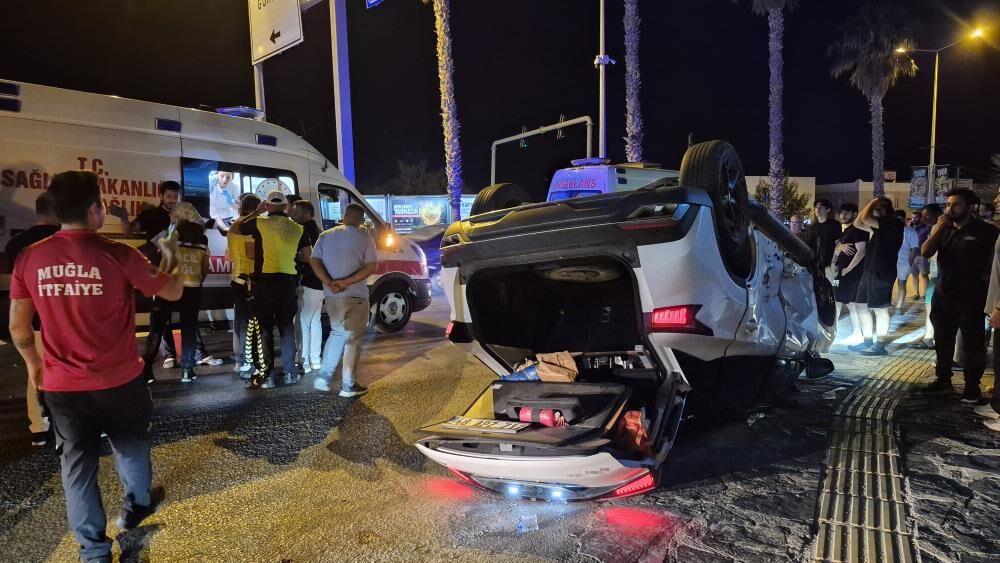 Bodrum’da İki Otomobil Çarpıştı 1 Yaralı (4)