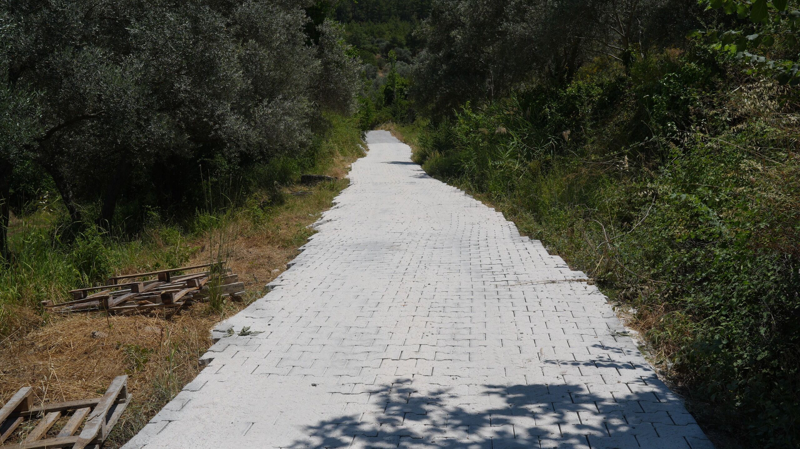 Yatağan’da Yol Ve Üstyapı Çalışmaları Sürüyor (1)