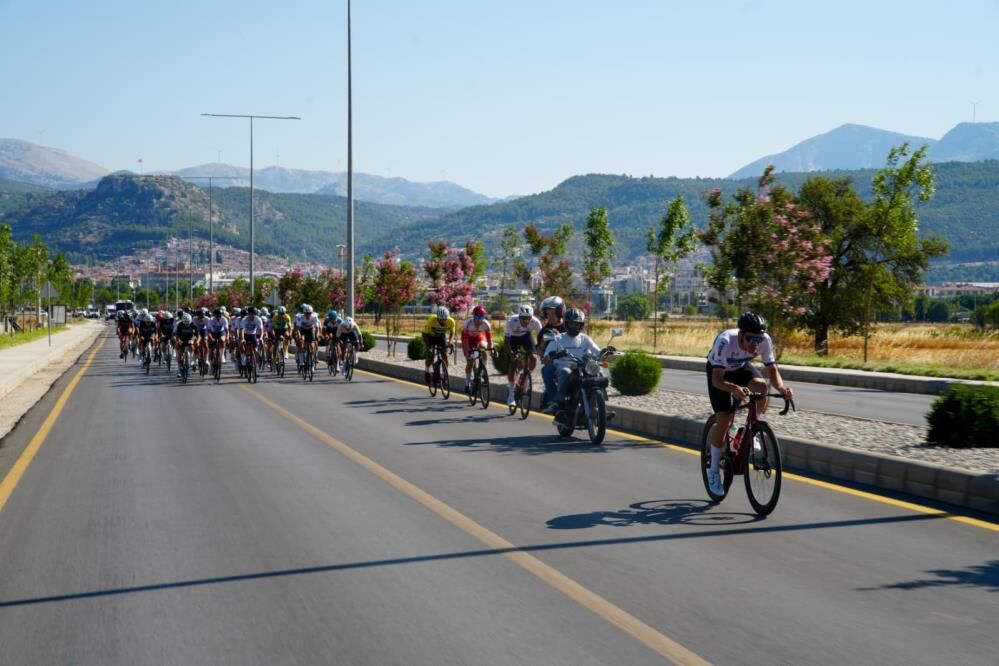 15 Temmuz Şehitleri İçin 71 Kilometre Pedal Çevirdiler (2)