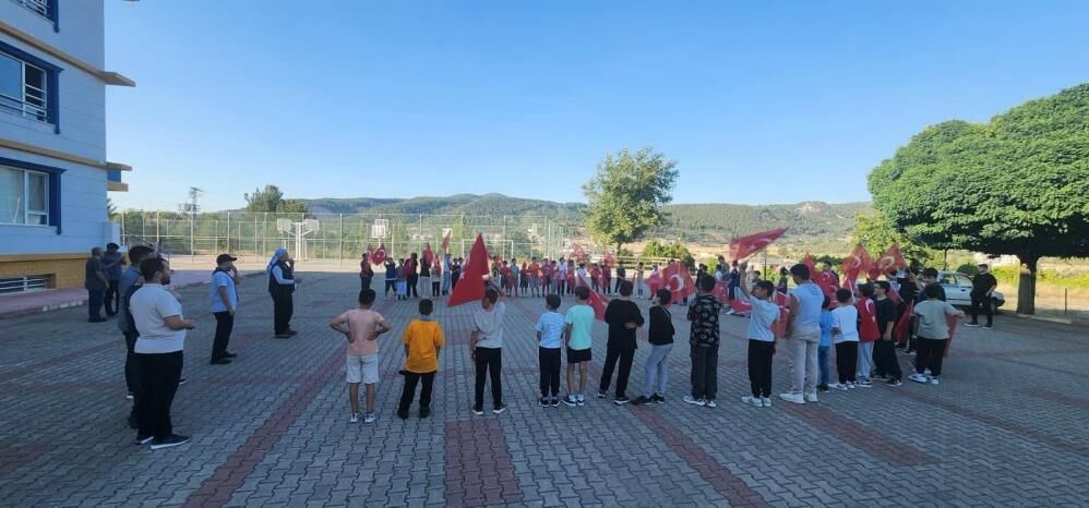Menteşe’de Öğrencilerden Şehitlere Vefa, Gazze’ye Destek (2)