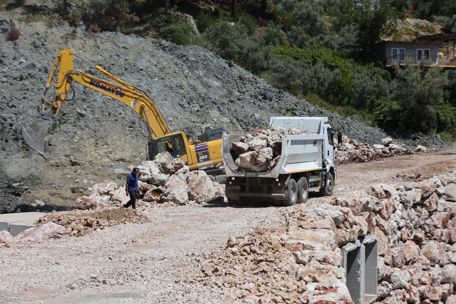 Bağlıağaç Mahallesi Yolunda Sona Gelindi, Ulaşım Yeniden Sağlanacak (1)