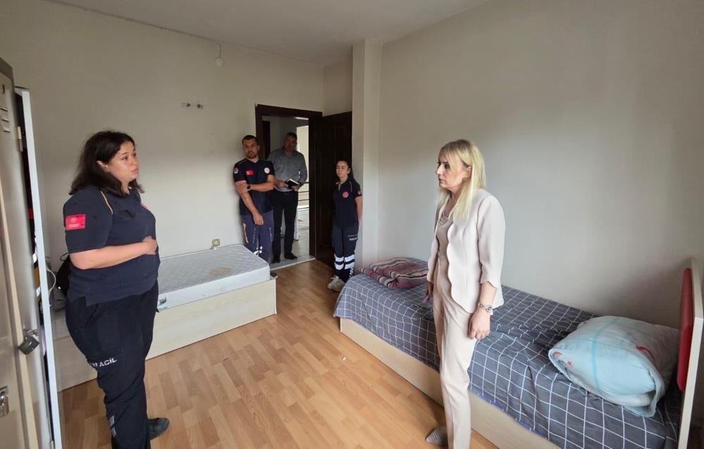 İl Sağlık Müdürü Akça, Kavaklıdere'deki Acil Sağlık Istasyonlarını Inceledi (3)