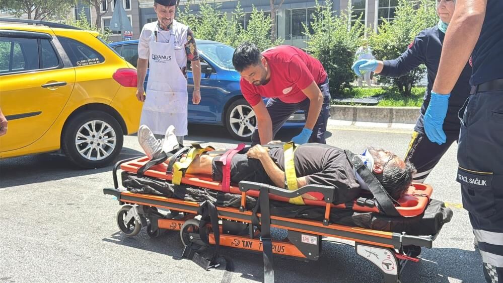 Muğla’da Kontrolden Çıkan Taksi 3 Araca Çarptı (1)
