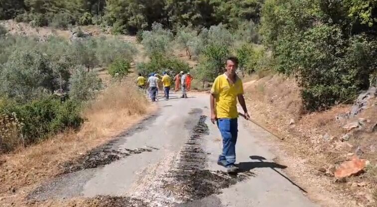 Fethiye’de Orman Yangınnda Alevler İnlice’ye Doğru İlerliyor (1)