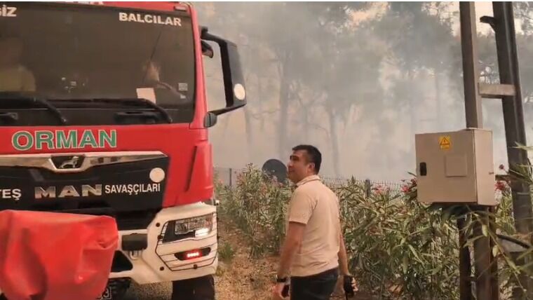 Fethiye’de Orman Yangınnda Alevler İnlice’ye Doğru İlerliyor (3)