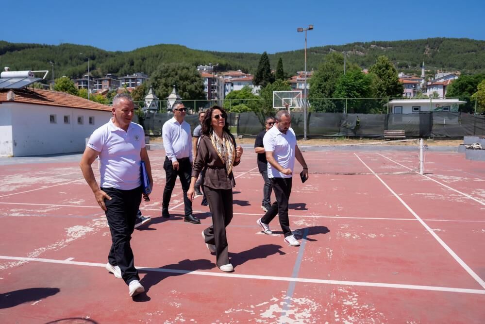 Başkan Gonca Köksal Aras Menteşe'de Spor Yatırımlarını Yerinde İnceledi (4)