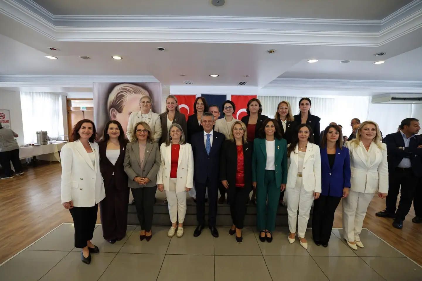 Gizem Özcan, Özgür Özel’in A Takımında Yer Aldı (4)