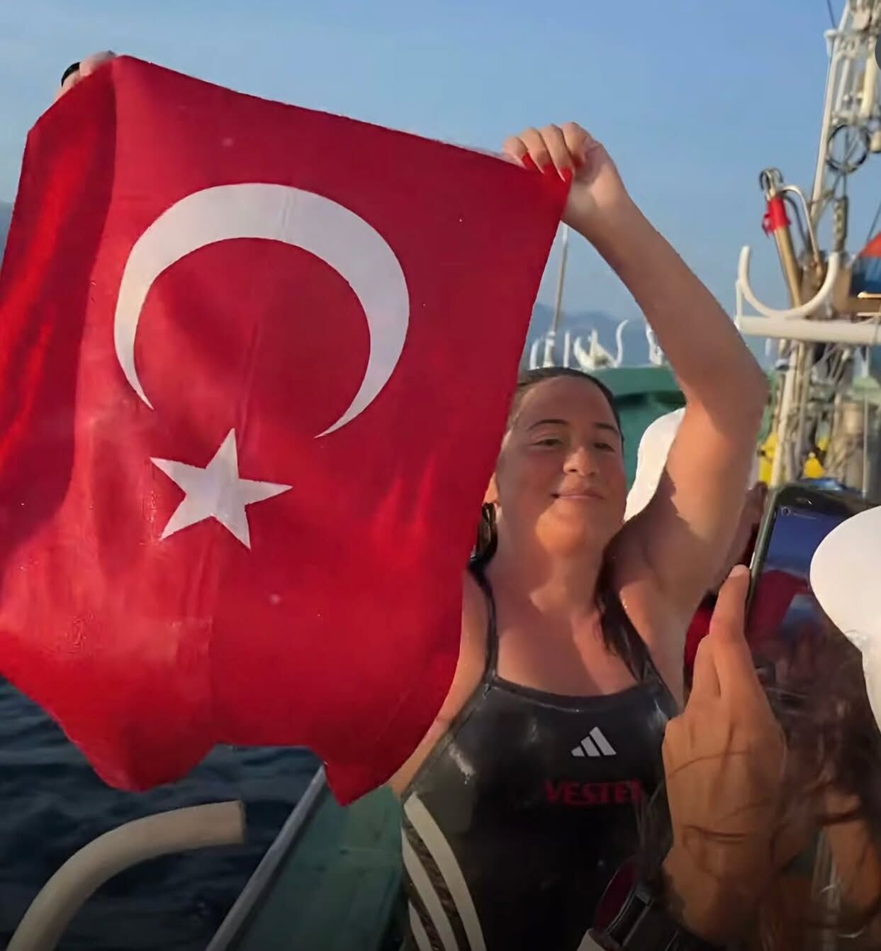 Aysu Türkoğlu Tsugaru Kanalı'nı Geçerek Yeni Bir Rekora Imza Attı (2)