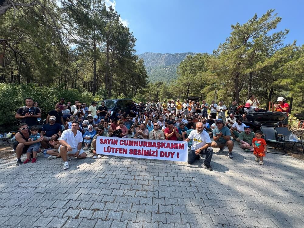 Fethiye'de Yamaç Paraşütü Pilotları, Artan Maliyetler Ve Sektörde Yaşandığını Belirttikleri Sorunlara Dikkat Çekmek Amacıyla Uçuş Yapmama Kararı Aldı (1)